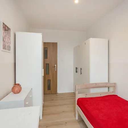 In A Shared Kinowa 25 Near Park Skaryszewski&stadion Narodowy Apartament *