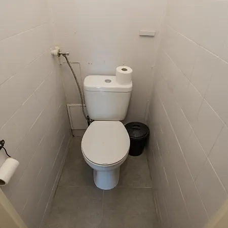 In A Shared Kinowa 25 Near Park Skaryszewski And Stadion Narodowy Apartamento